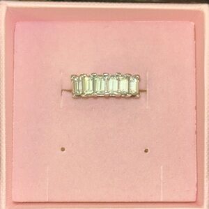 Elegant sterling silver 6 stone moissanite sz5 New